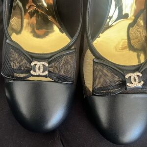 NEW CHANEL Black Bow Mesh Pumps